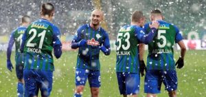 Rizespor Gaziantep FK’yı kendi sahasında farklı mağlup etti