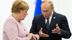 Vladimir Putin ve Angela Merkel arasında kritik görüşme