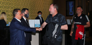 Beşiktaş Sergen Yalçın ile sözleşmesini uzatma kararı aldı