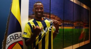 Fenerbahç’eli Mame Thiam, Diyarbakır’da okul tadilat ettirdi
