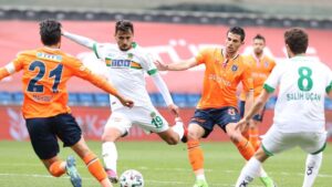 Başakşehir Alanyaspor ile berabere kaldı düşme potasından çıkamadı