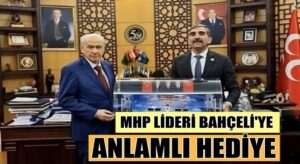 MHP Lideri Devlet Bahçeli’ye Eyyup Yıldız’dan anlamlı hediye