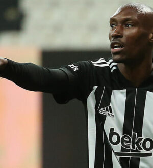 Atiba Hutchinson Beşiktaş’tan ayrılacakmı? Haberi Radyo Mega’da