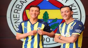 Fenerbahçe’li Mesut Özil’in balmumu heykeli İstanbul’da