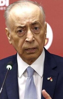 Galatasaray’ın eski Başkanı Mustafa Cengiz Hastaneye kaldırıldı